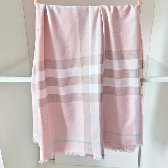 Burberry London wool silk giant wrap - Picture 5 of 14